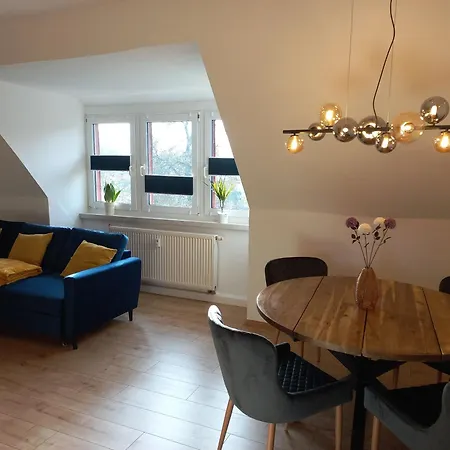 Apartamento Gemuetliches Dachgeschoss 2 Zimmer Am Auwald *